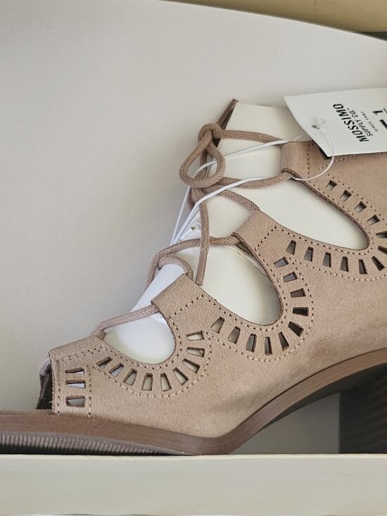 Mossimo Shoes - Mossimo Maeve Blush Suede Laser Cut Lace Up Block Heel Sandals Size 5.5 NWT